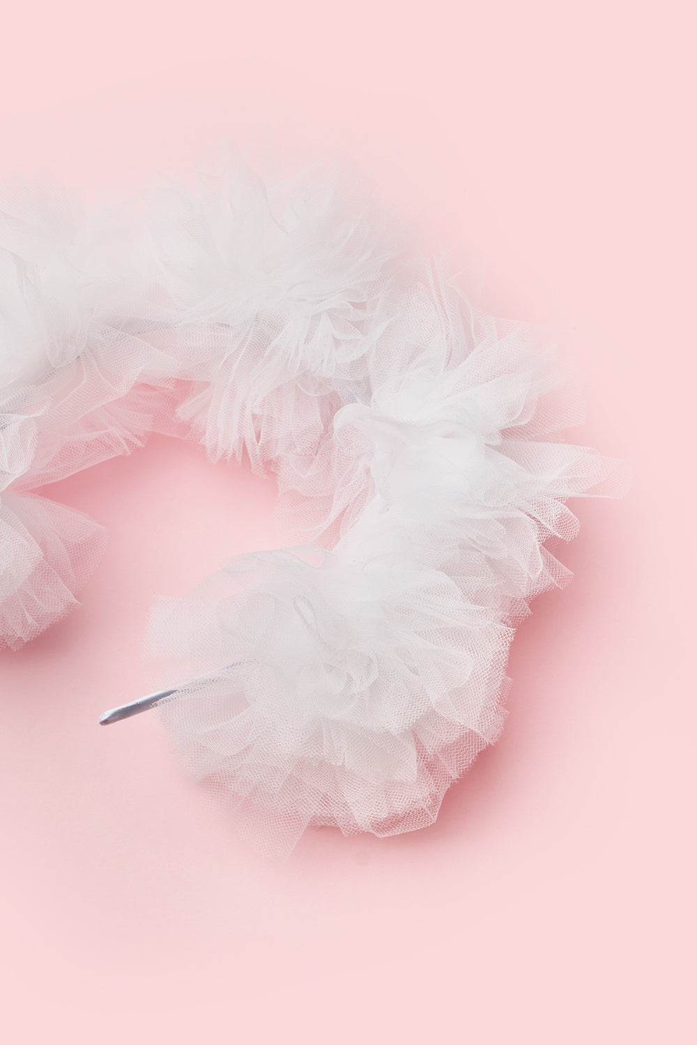 Beyaz  Tül Ponponlu Kız Çocuk Taç