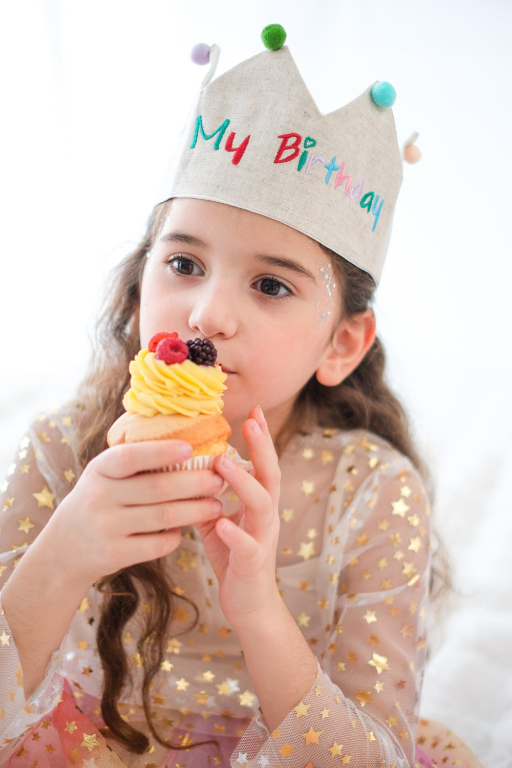 Bej Ponponlu Its My Birthday Yazılı Saç Bandı