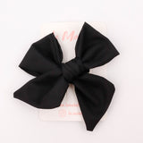 Siyah  Parlak Fiyonk Kız Çocuk Klips Toka