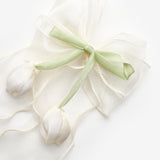 Ekru  Lale Figürlü Sallantılı Kız Çocuk Toka