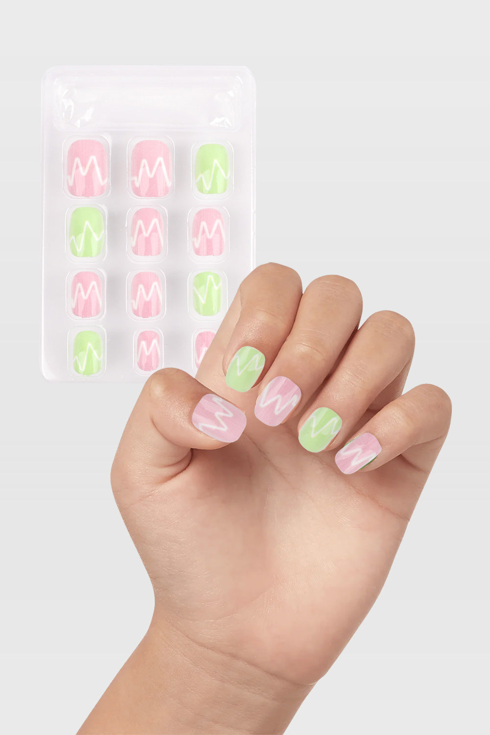 Mint Zigzag Desenli Kız Çocuk Takma Tırnak