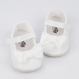 Beyaz  Fiyonk Detaylı Kadife Kız Bebek Ayakkabı