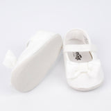 Beyaz  Fiyonk Detaylı Kadife Kız Bebek Ayakkabı