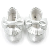 Gümüş  Fiyonk Püsküllü Bebek Ayakkabı