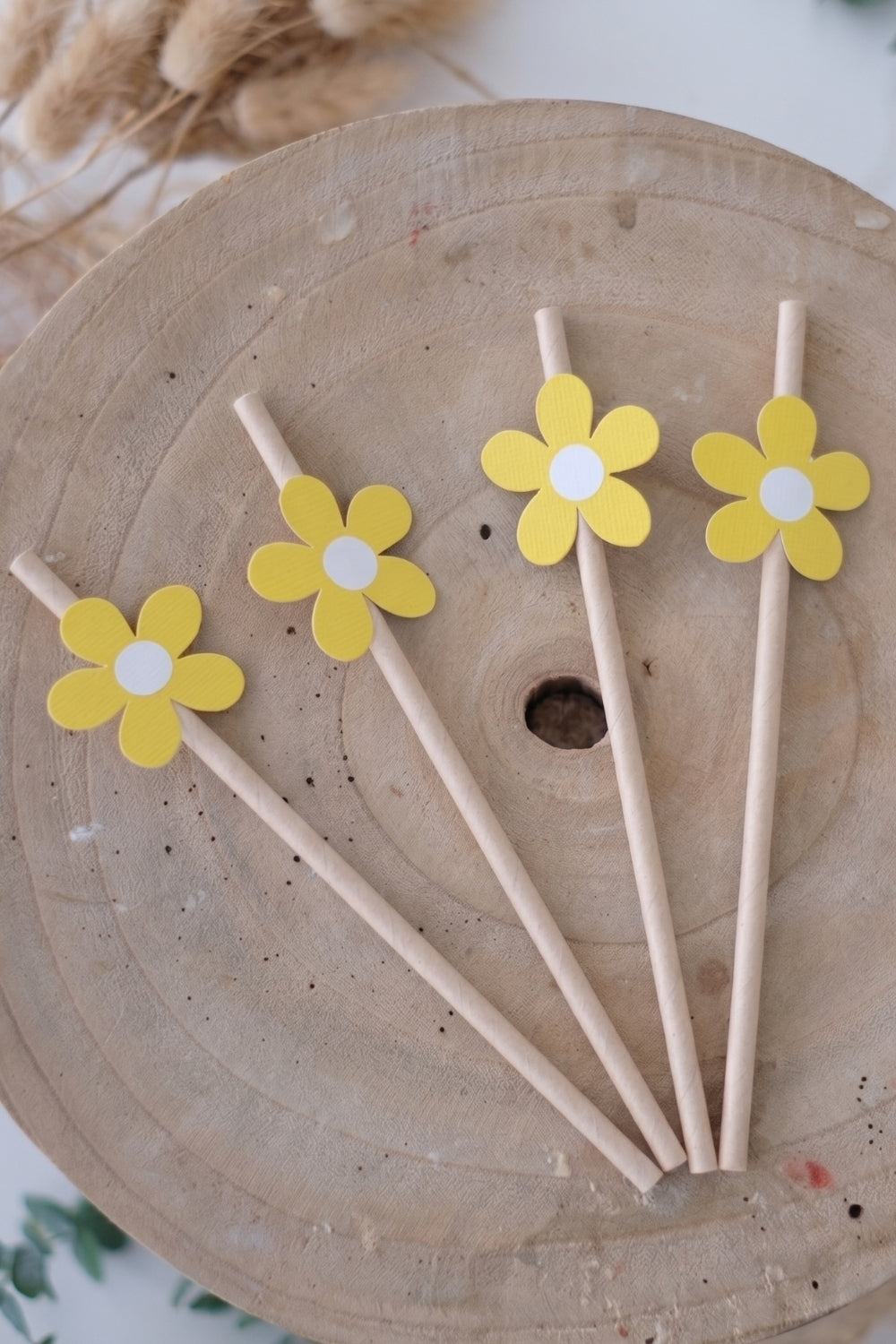 Çok Renkli 8'li Papatya Figürlü Kağıt Parti Pipeti