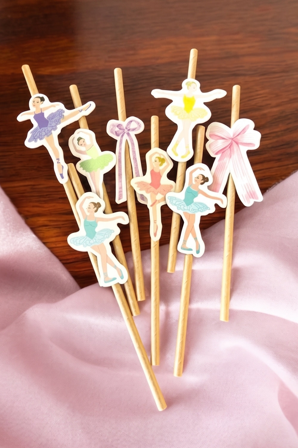 Çok Renkli 7'li Balerin Figürlü Kağıt Parti Pipeti