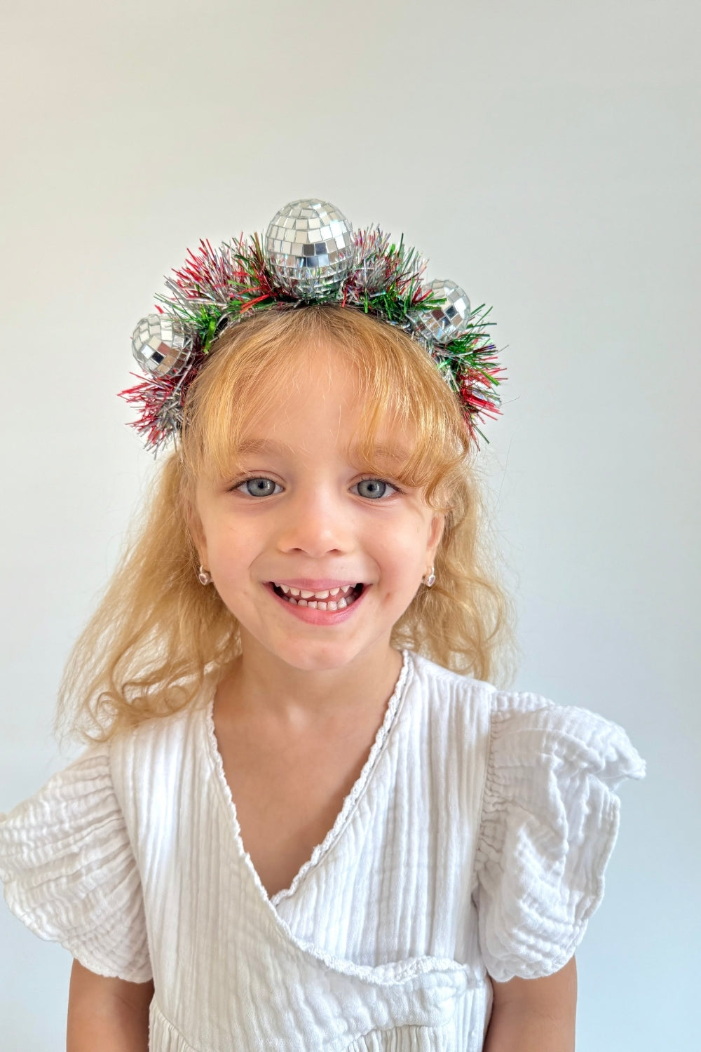 Çok Renkli  Püsküllü Süs Detaylı Kız Çocuk Yılbaşı Taç