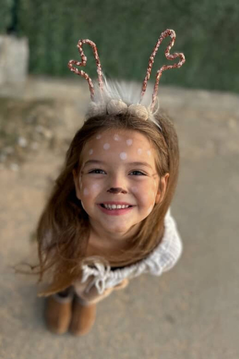 Kahverengi  Pullu Geyik Boynuzu Figürlü Kız Çocuk Yılbaşı Taç