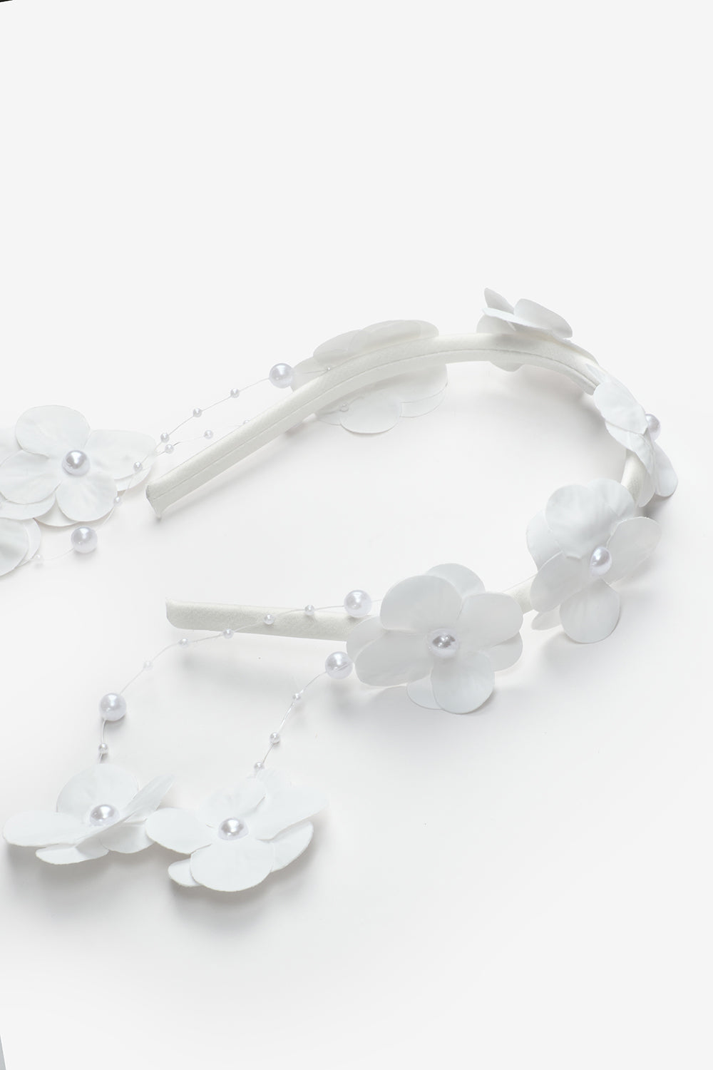 Beyaz Sallantılı Orkide Detaylı Kız Çocuk Taç