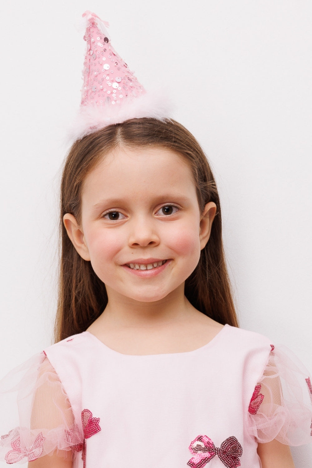 Pembe  Fiyonk Detaylı Pullu Kız Çocuk Klipsli Doğum Günü Huni Taç