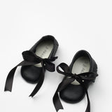 Siyah Kurdele Detaylı Kız Bebek Deri Makosen