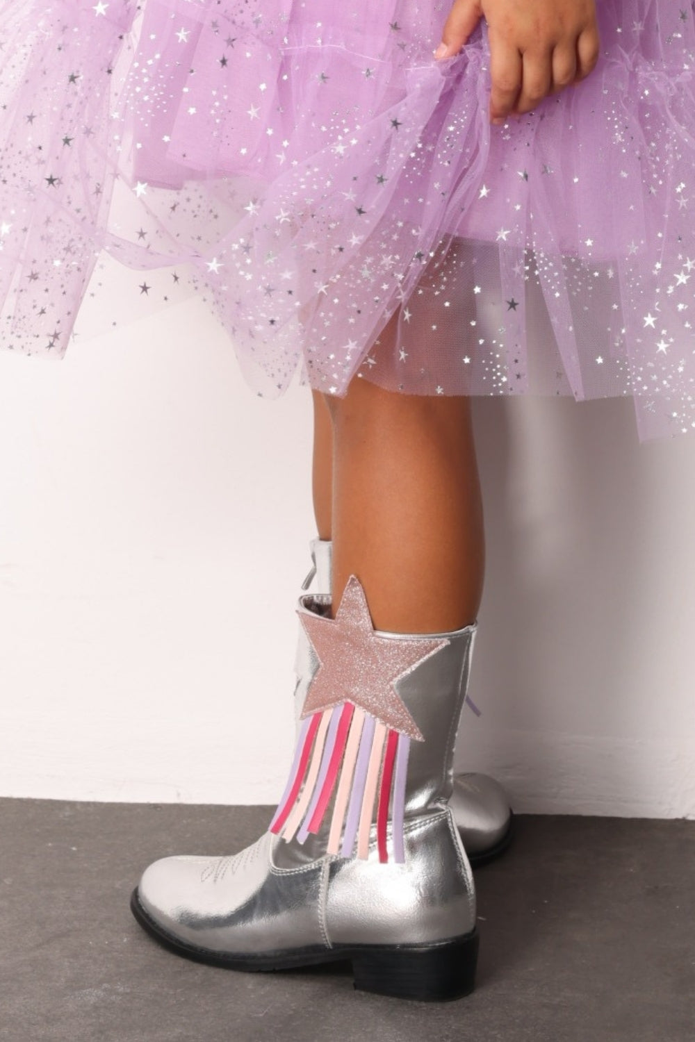 Gümüş  Yıldız ve Püskül Detaylı Kız Çocuk Kovboy Bot