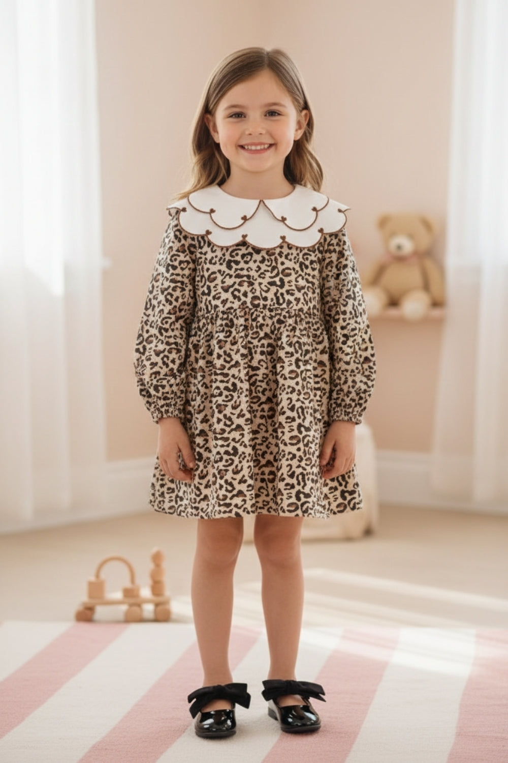Kahverengi  Kalp Desenli Yakalı Kız Çocuk Keten Elbise - Vivienne